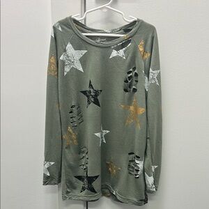 Flowers by Zoe Girls Green Star Print Long Sleeve distressed Top size large